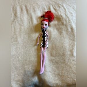 Monster High Skulltimate rollermaze Operetta doll